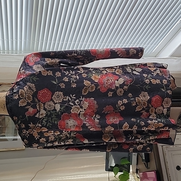 Urban Mangoz Cardigan - Picture 3 of 6